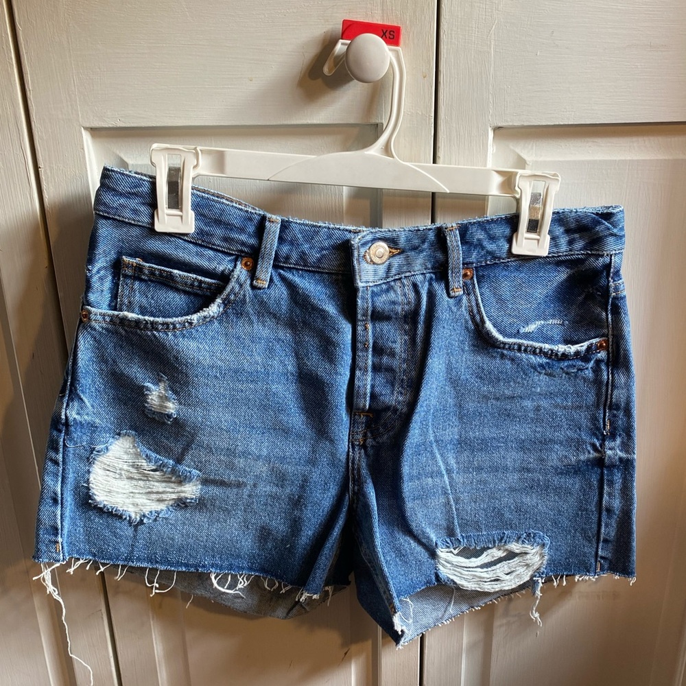 Never Worn Topshop Distressed Cut Off Shorts